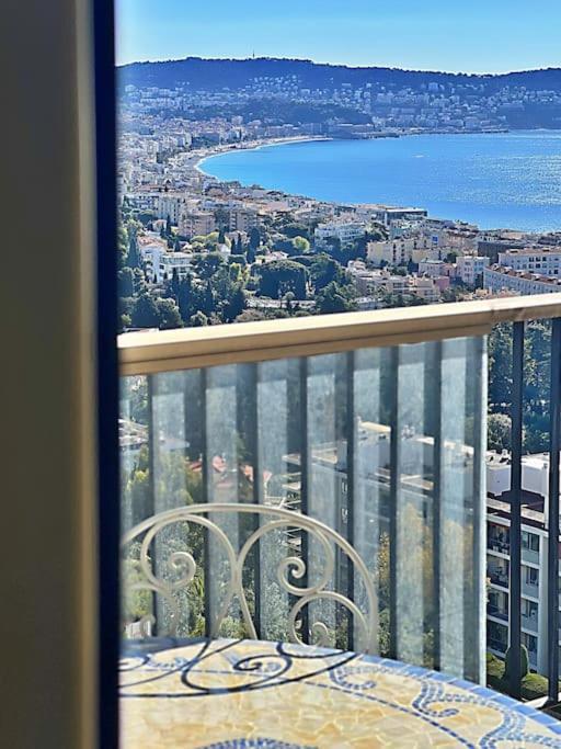 Apartamento La Baia Dei Ange Niza Exterior foto